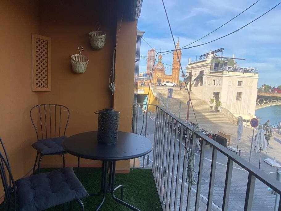 Apartamento Con Vistas Al Rio 塞维利亚 外观 照片